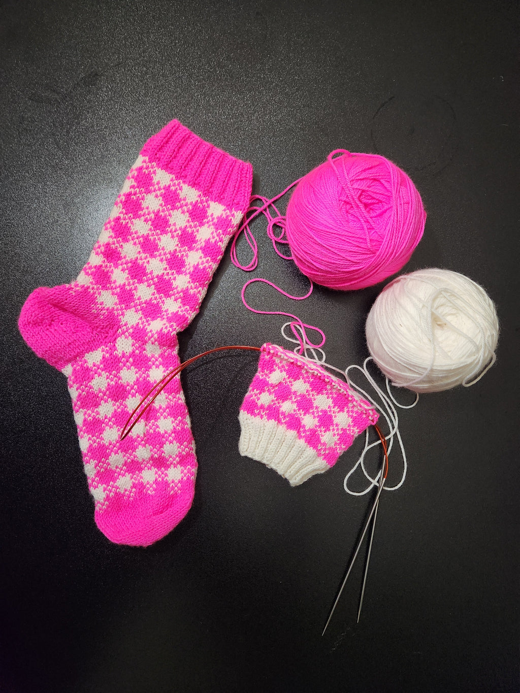 Picnic Plaid Gingham Socks Knitting Pattern two-color Colorwork (PDF Download)