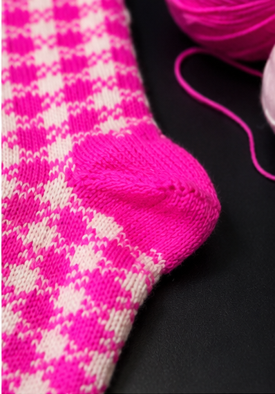 Picnic Plaid Gingham Socks Knitting Pattern two-color Colorwork (PDF Download)